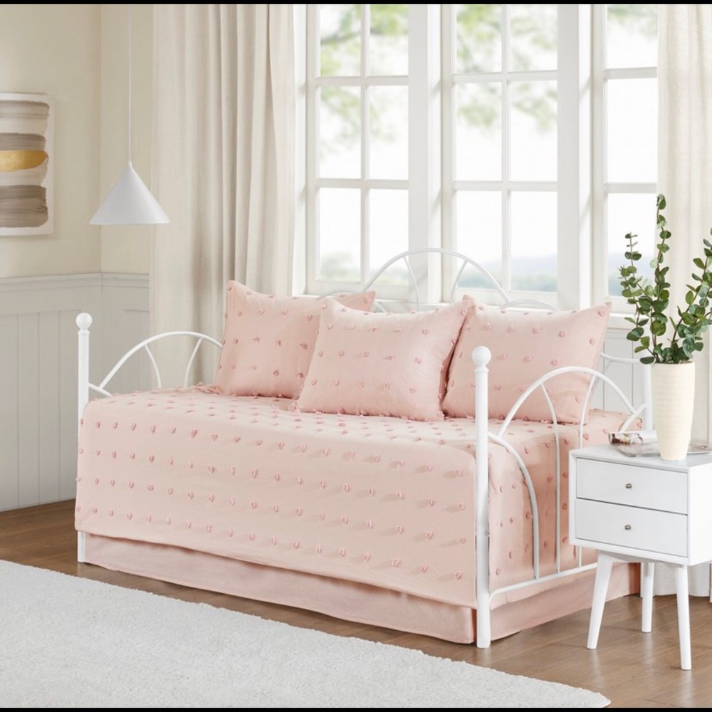 Daybed cover, shams and bed skirt